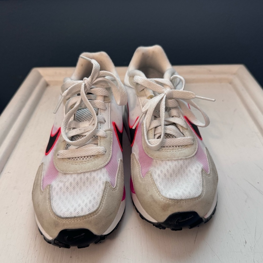 Nike Women's Air Max Solo White and Pink Sneakers - Picture 2 of 10